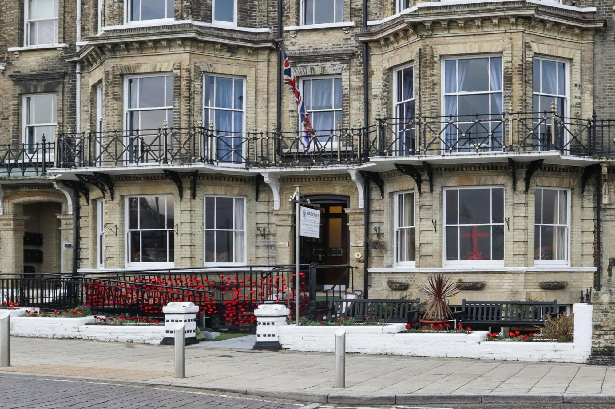 Oyo Lord Kitcheners Guest House Lowestoft Extérieur photo