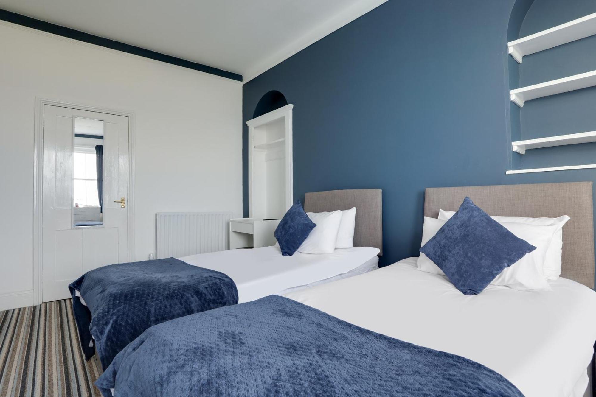 Oyo Lord Kitcheners Guest House Lowestoft Extérieur photo