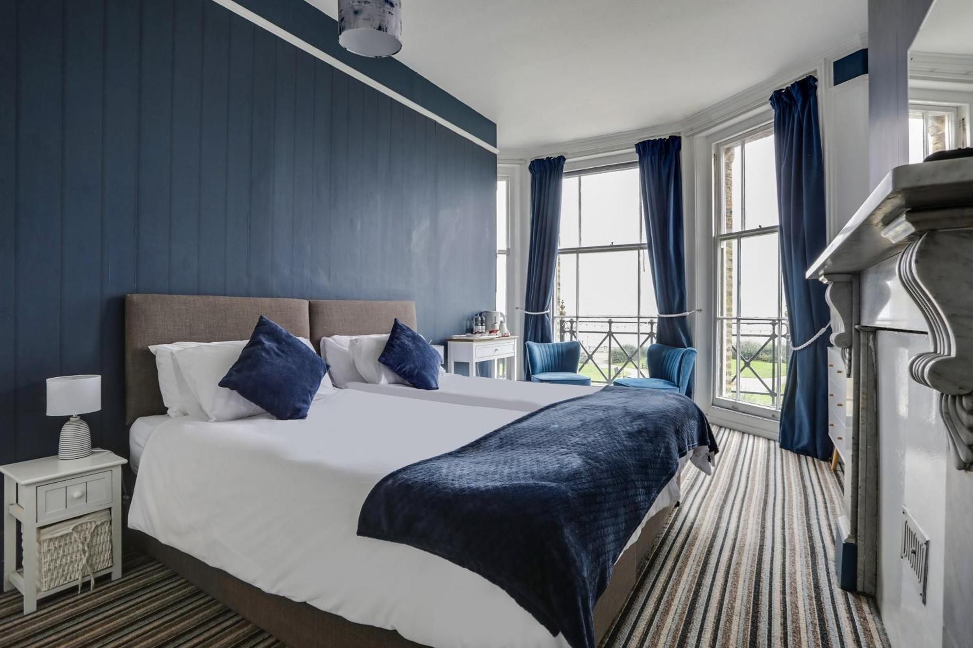 Oyo Lord Kitcheners Guest House Lowestoft Extérieur photo